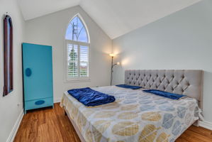 31-second bedroom2