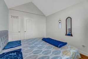 33-second bedroom4