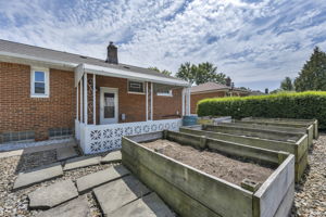  Photo 40