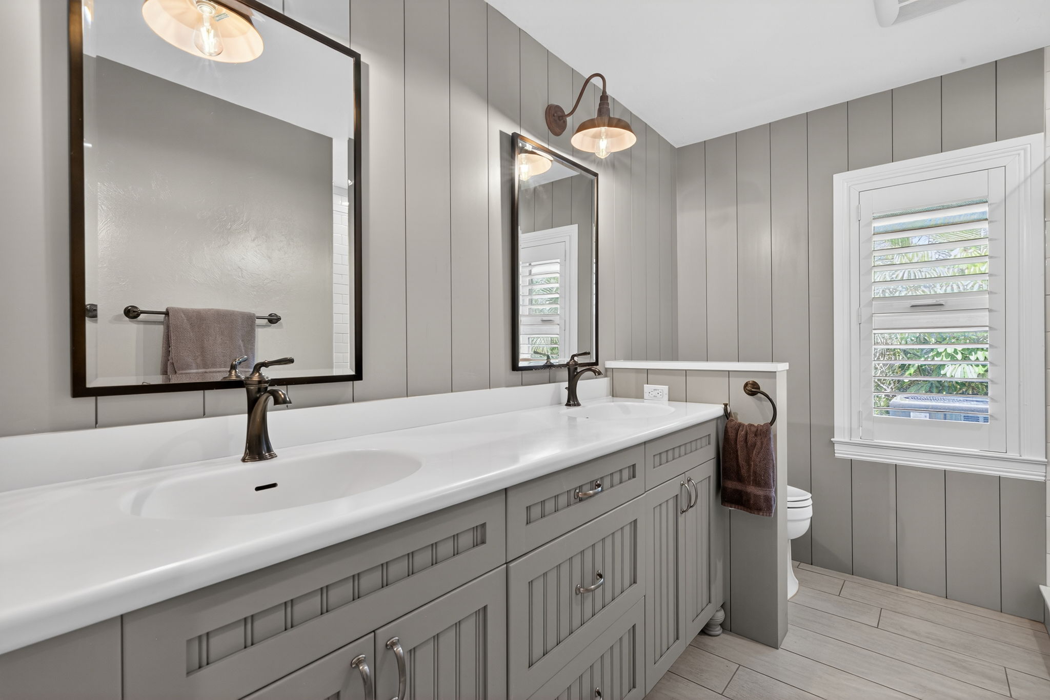 Guest Bathroom 1 of 2