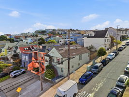 006_F8_AERIAL_699 London St