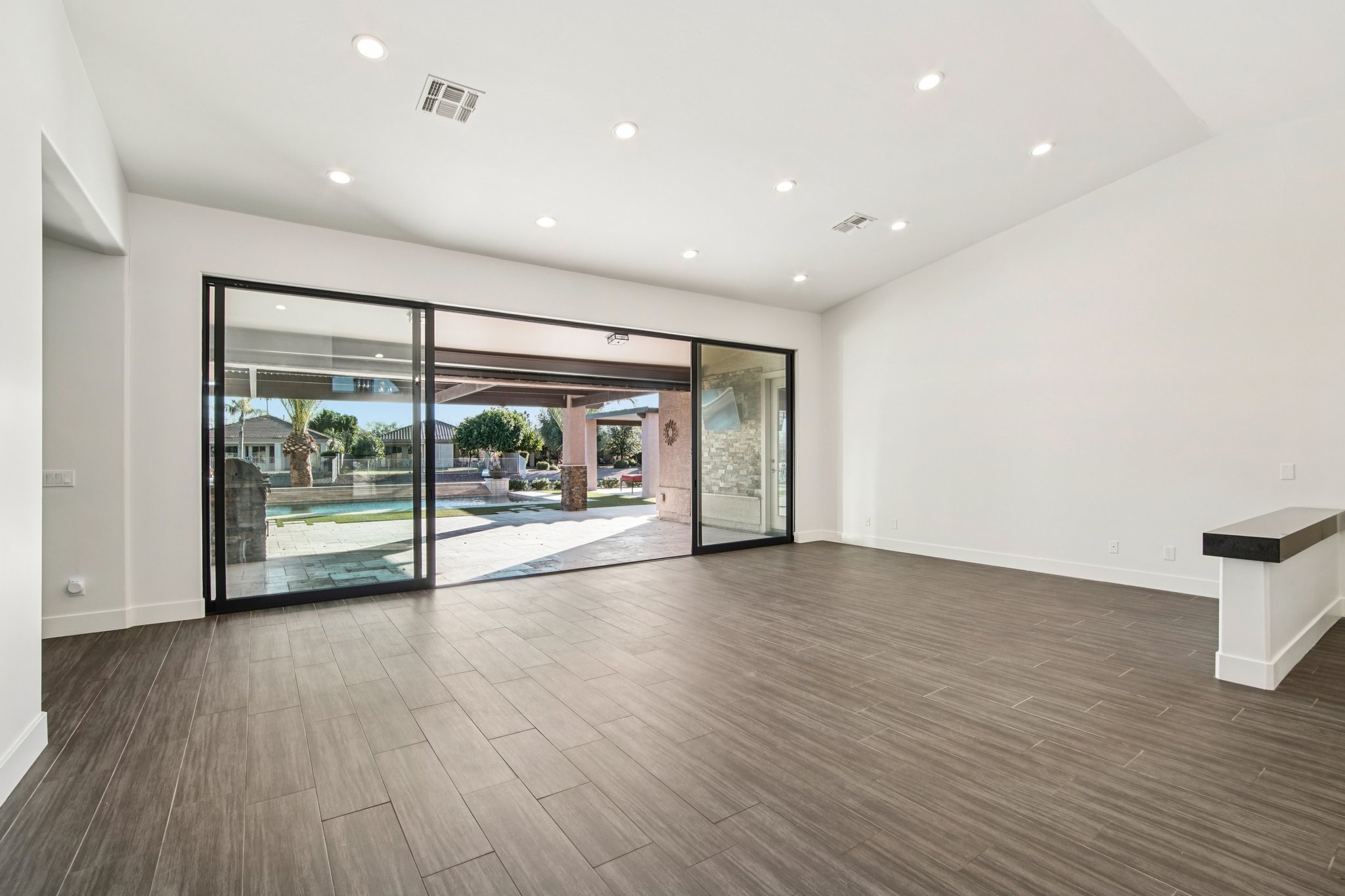 W Firebird Dr-S1001-016.jpg