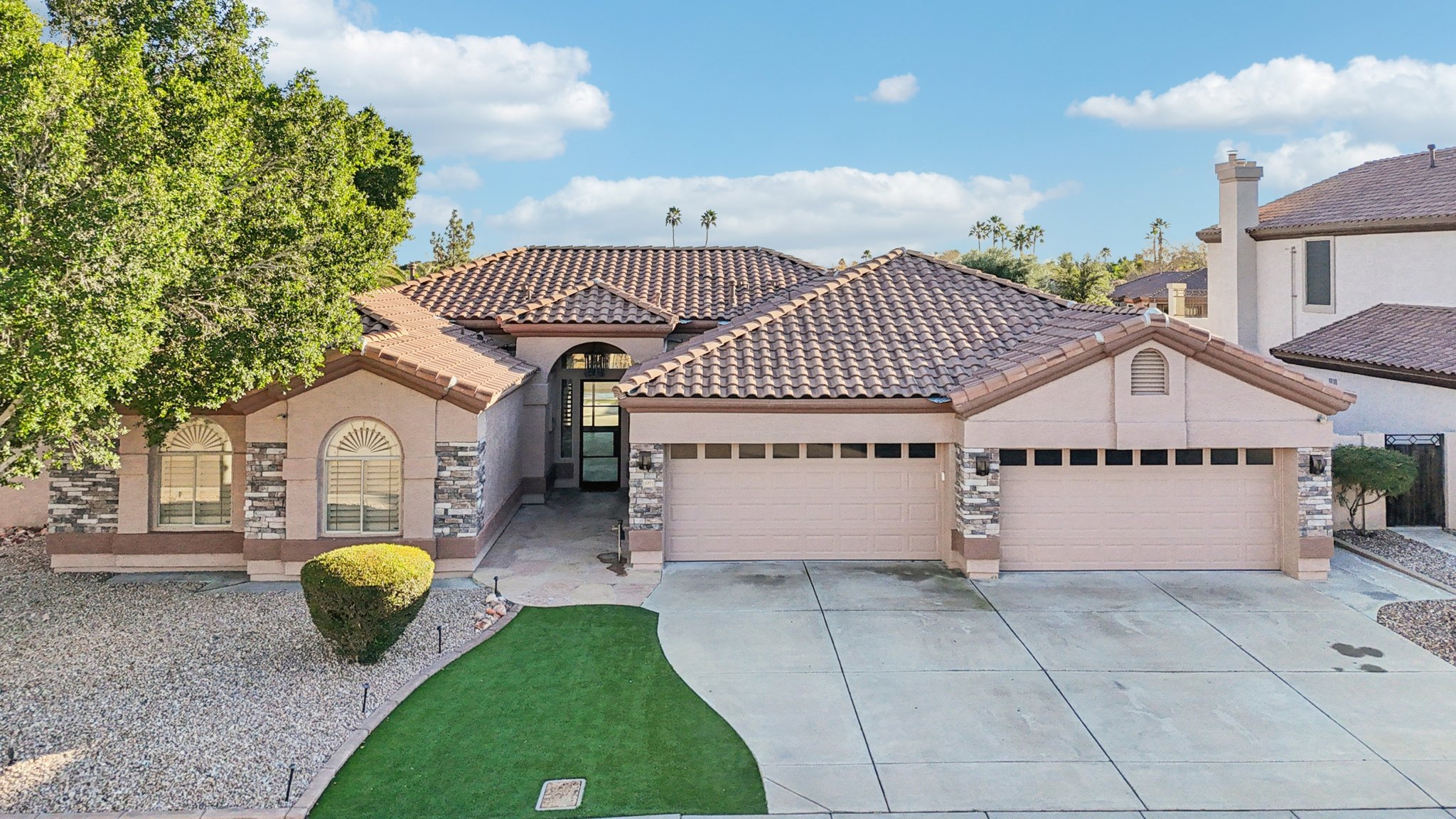 W Firebird Dr-S1001-039.jpg