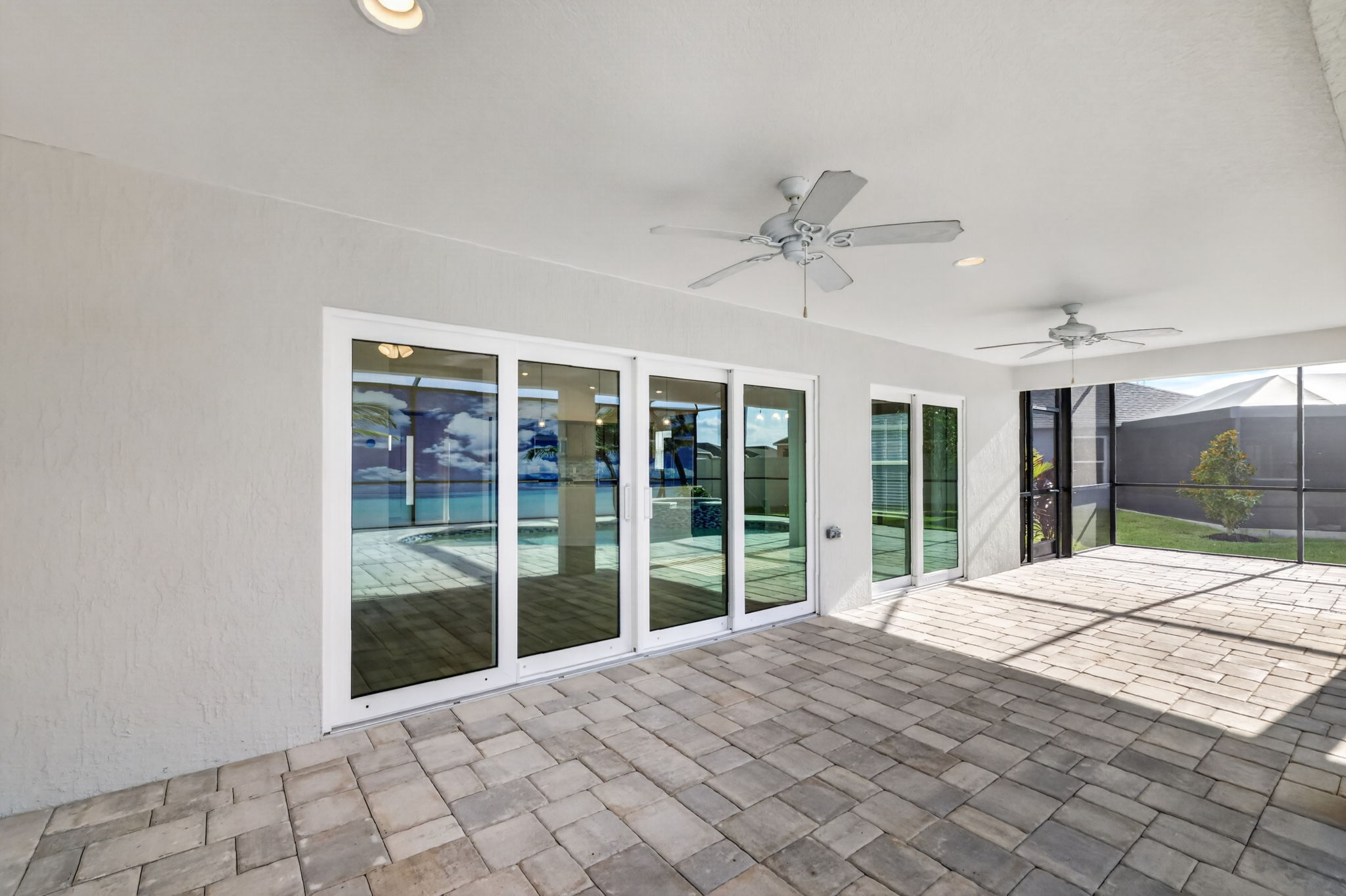 Paver Lanai with Extended Birdcage