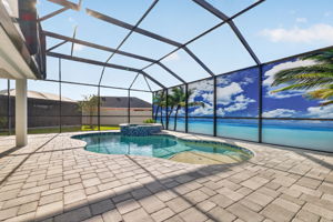 Private Paver Swimming Pool and Spa!