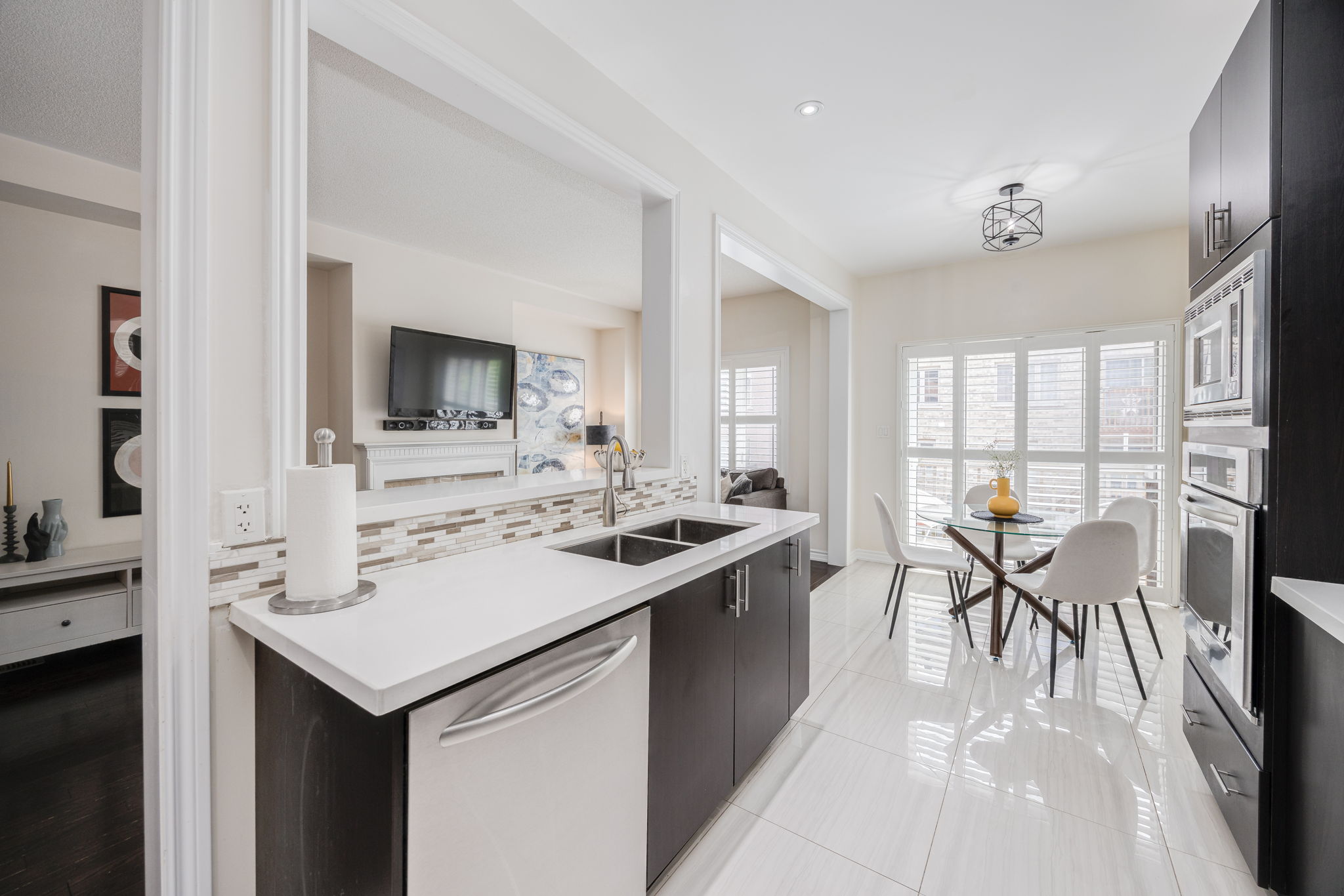 Toronto property showcase — delivered property photograph 19
