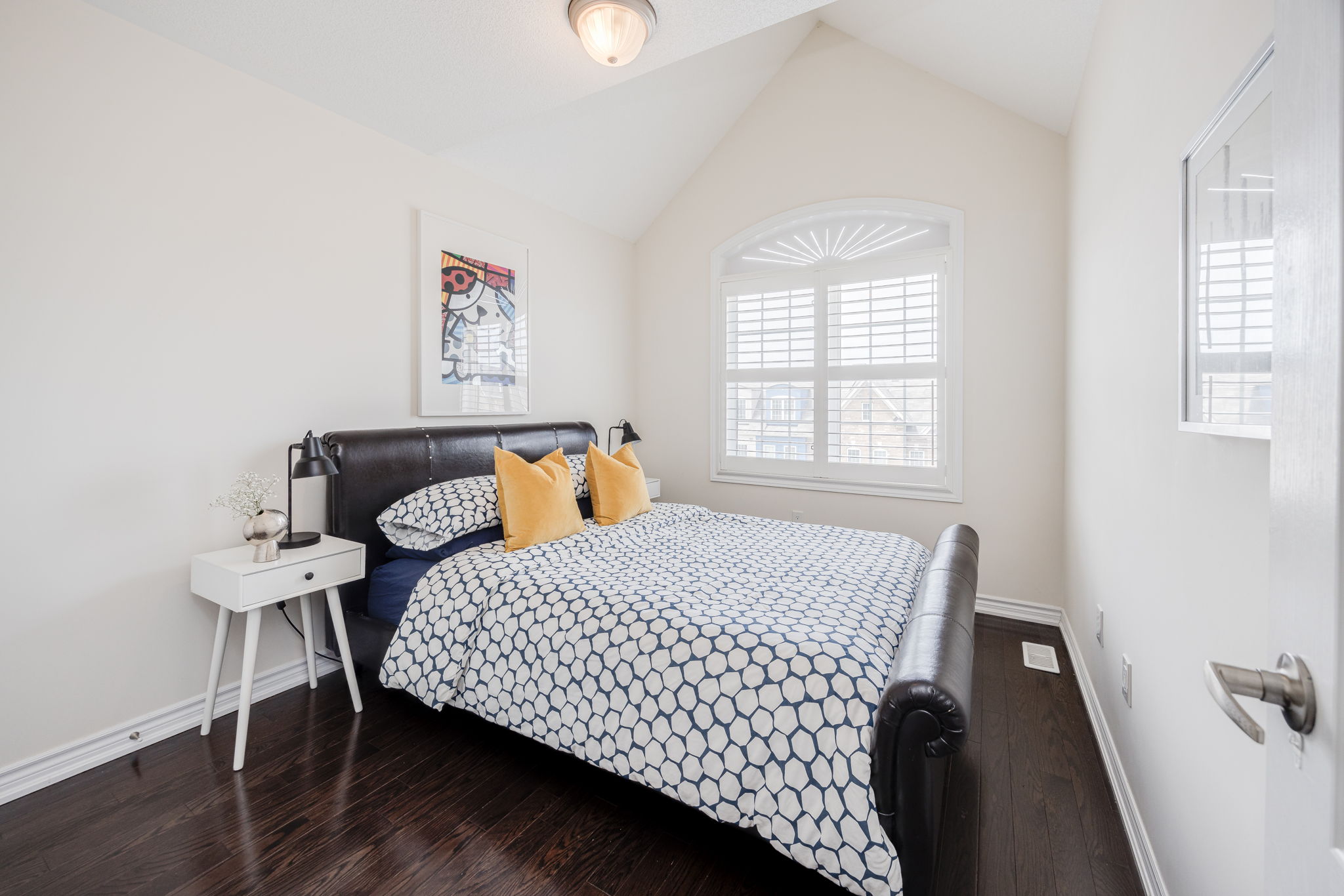 Toronto property showcase — delivered property photograph 27
