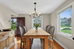 A dining room made for golden hour dinners and weekend brunches, with light that lingers long after the last sip of wine.