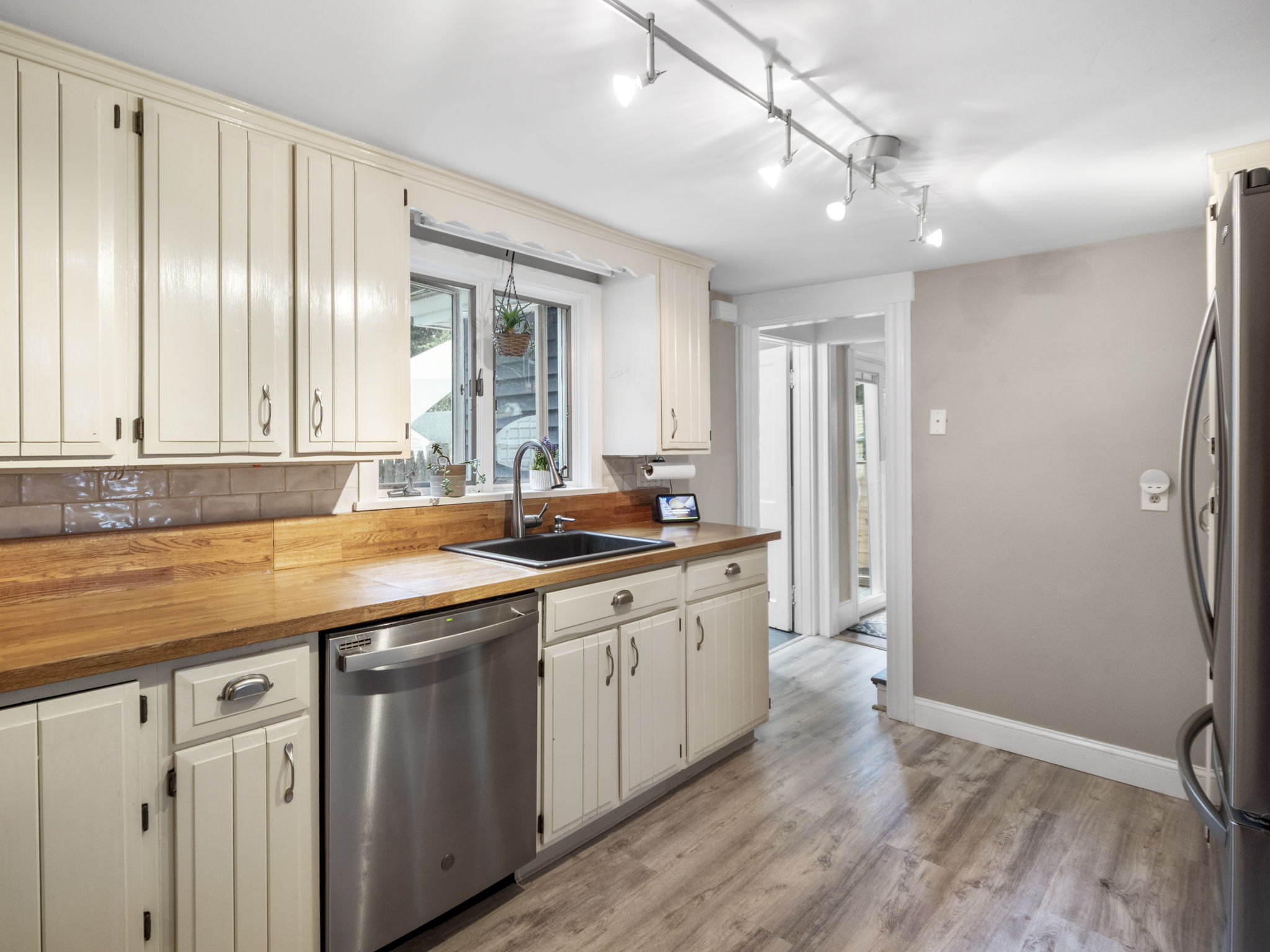 7 Canterbury St Andover MA-42