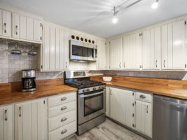 7 Canterbury St Andover MA-41
