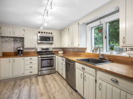 7 Canterbury St Andover MA-44