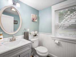 7 Canterbury St Andover MA-46