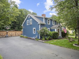 7 Canterbury St Andover MA-21