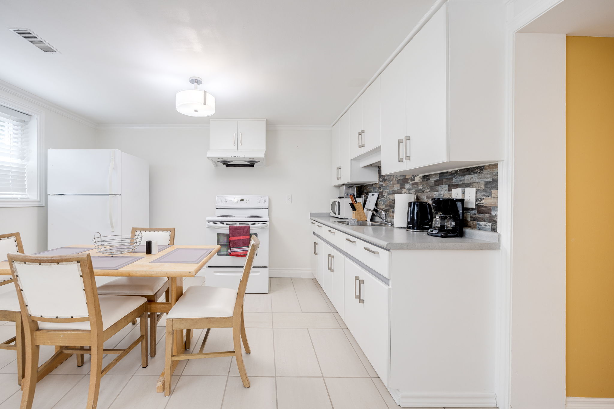 Toronto property showcase — delivered property photograph 24