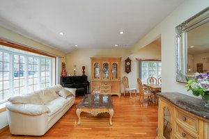 7 Falcon Pl, Huntington, NY 11743, US Photo 17