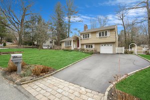 7 Falcon Pl, Huntington, NY 11743, US Photo 8