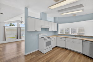 Kitchen 2 of 4