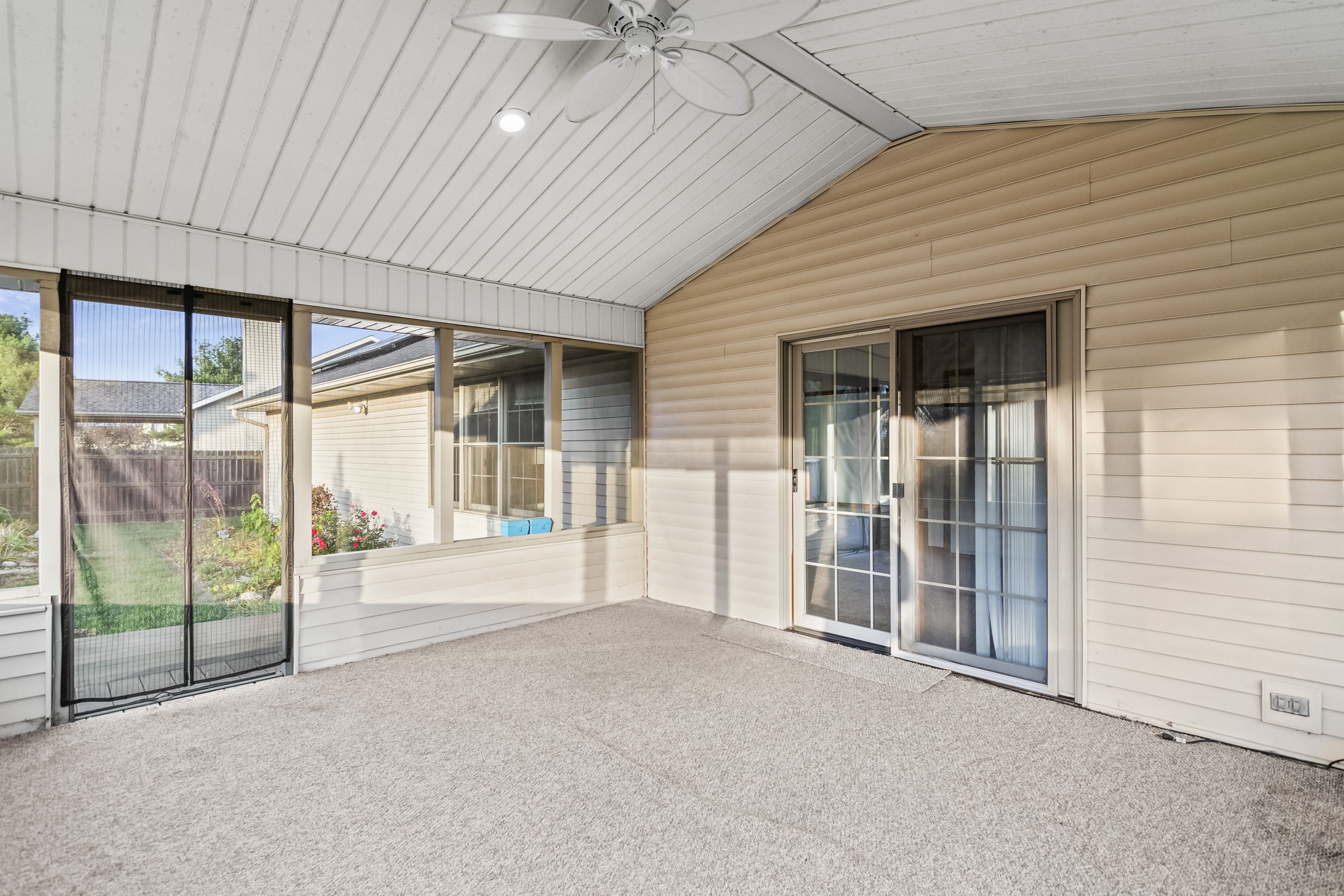 Screened-in Porch