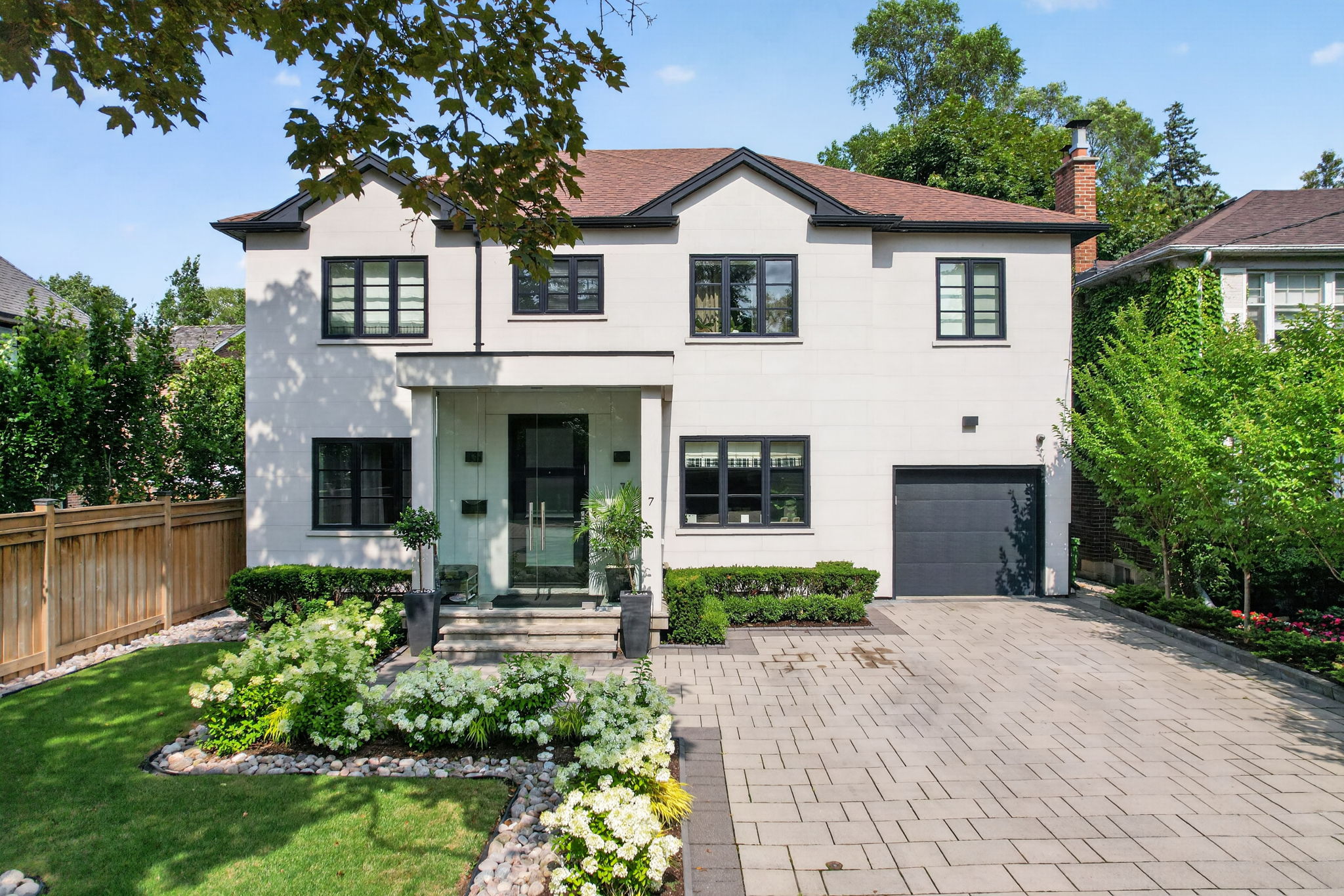 7 Glen Rush Blvd Toronto, ON M5N 2T2