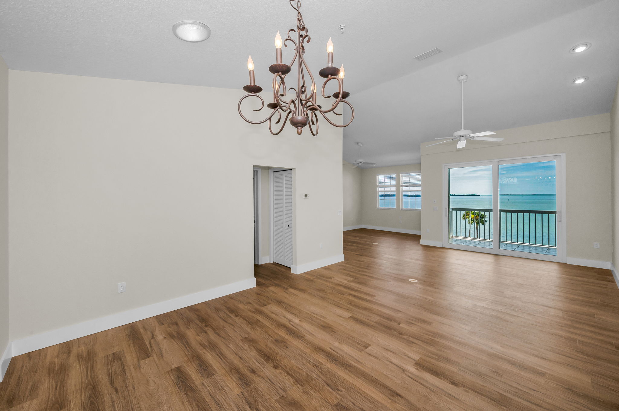 Dining Room3
