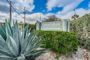 12-Island Park Condo
