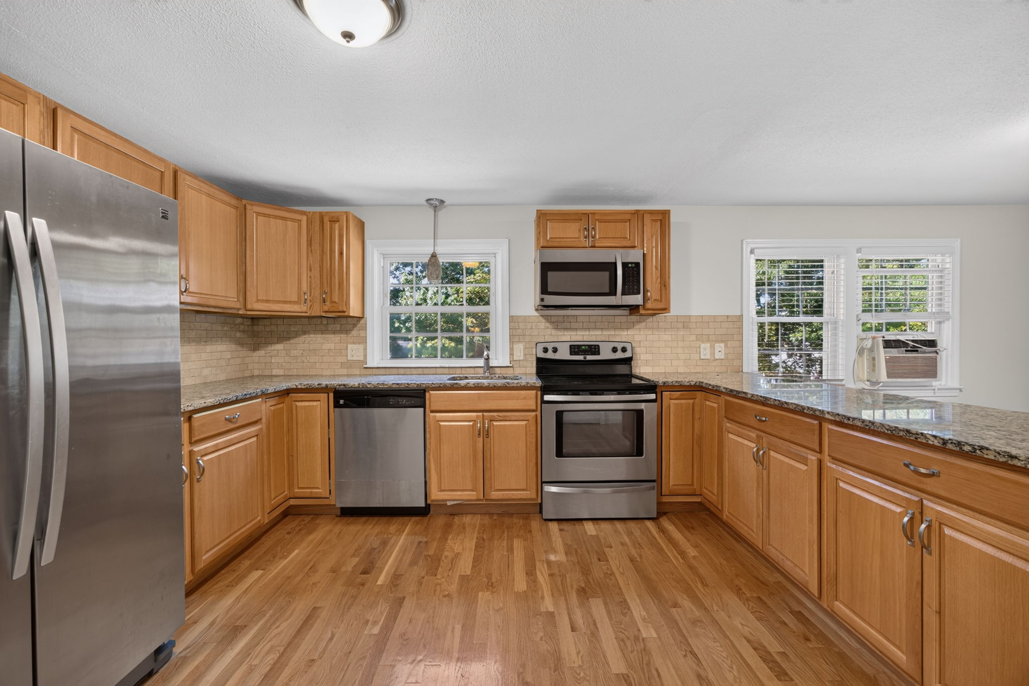 7 Madeline Rd, Tewksbury, MA 01876, USA Photo 5