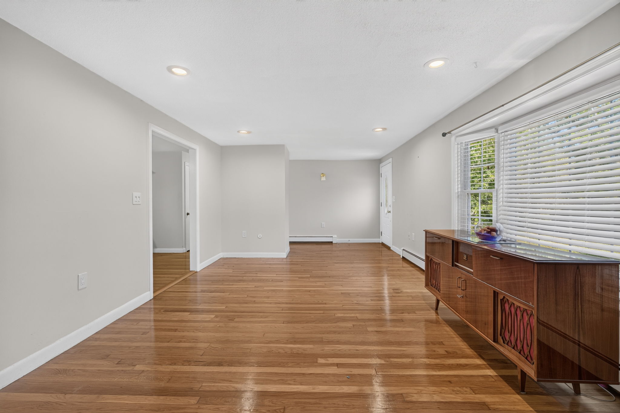 7 Madeline Rd, Tewksbury, MA 01876, USA Photo 10