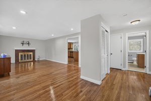 7 Madeline Rd, Tewksbury, MA 01876, USA Photo 11