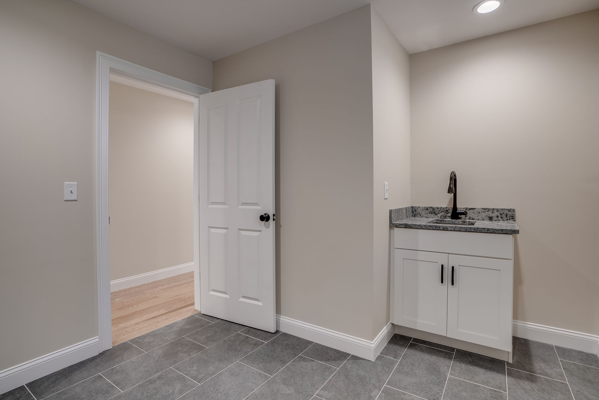 Laundry Room - 2