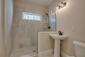 1st Floor Bath