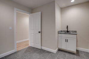Laundry Room - 2