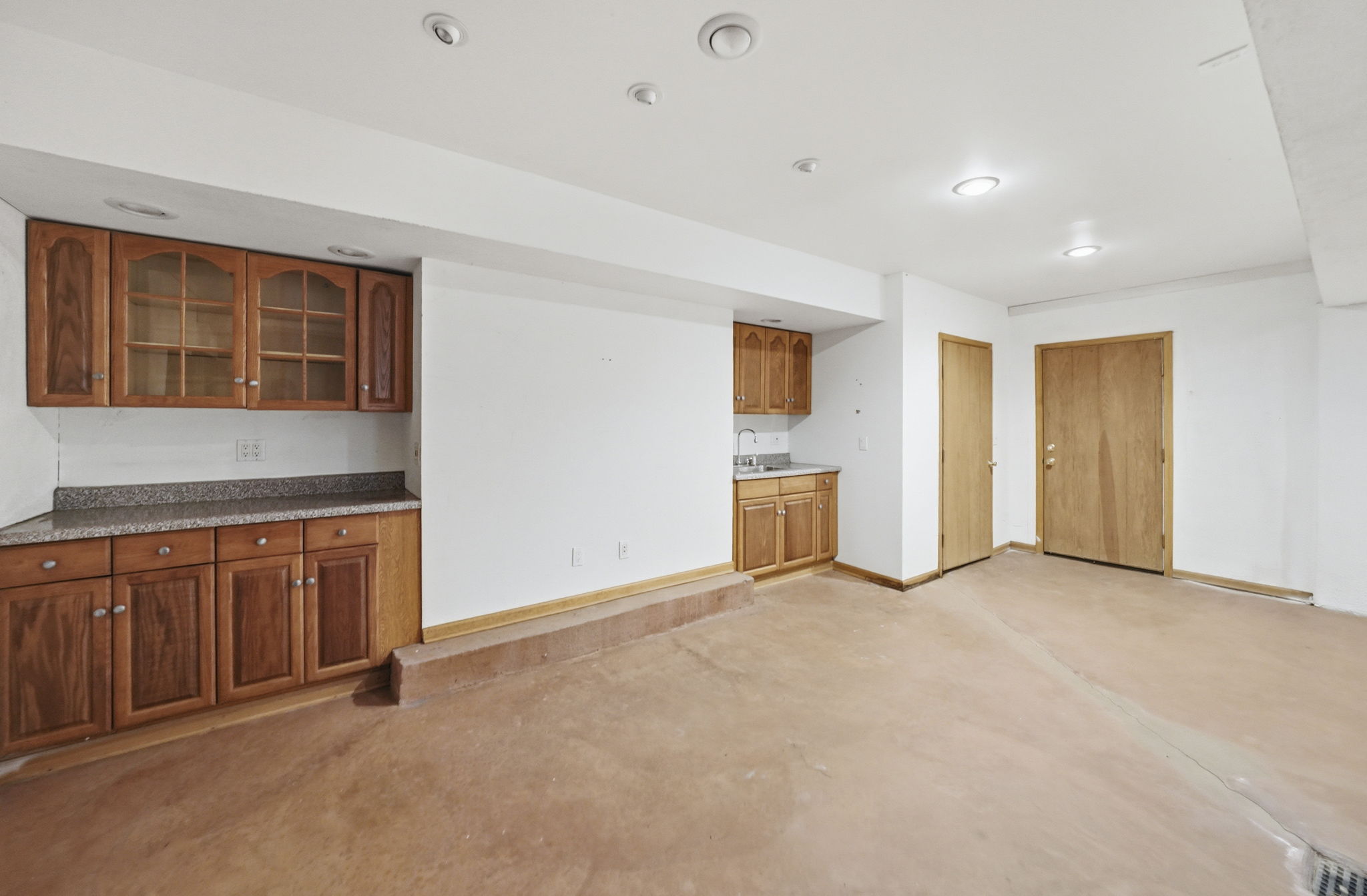 Wine cellar with water connection and drainage