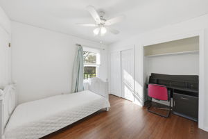Bedroom with study area great for kids