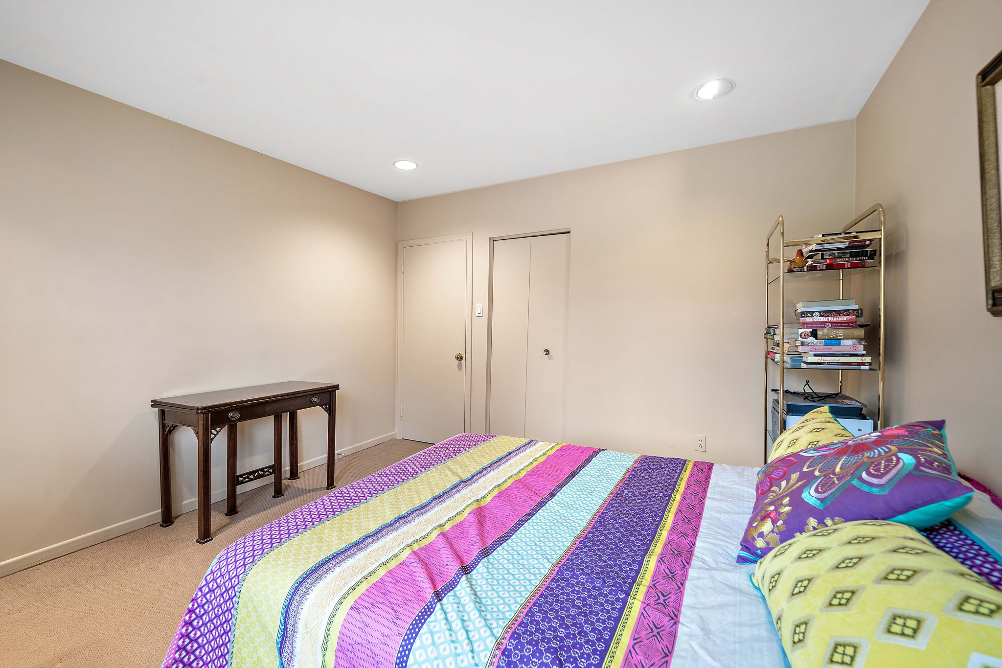 7 Rue Irving, DollarddesOrmeaux, QC H9A 1Y4 Montreal Real Estate