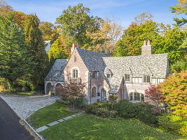 This French Norman-style home was built when architecture was all about grace, curves, and deeply rooted character. Nearly 100 years later, she’s still stealing the show.