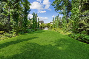 Historic Van Vleck House & Gardens offers 6 acres of green space for your enjoyment!  Classes and events like the Garden Tour and the Plant Sale draw people from far and wide!