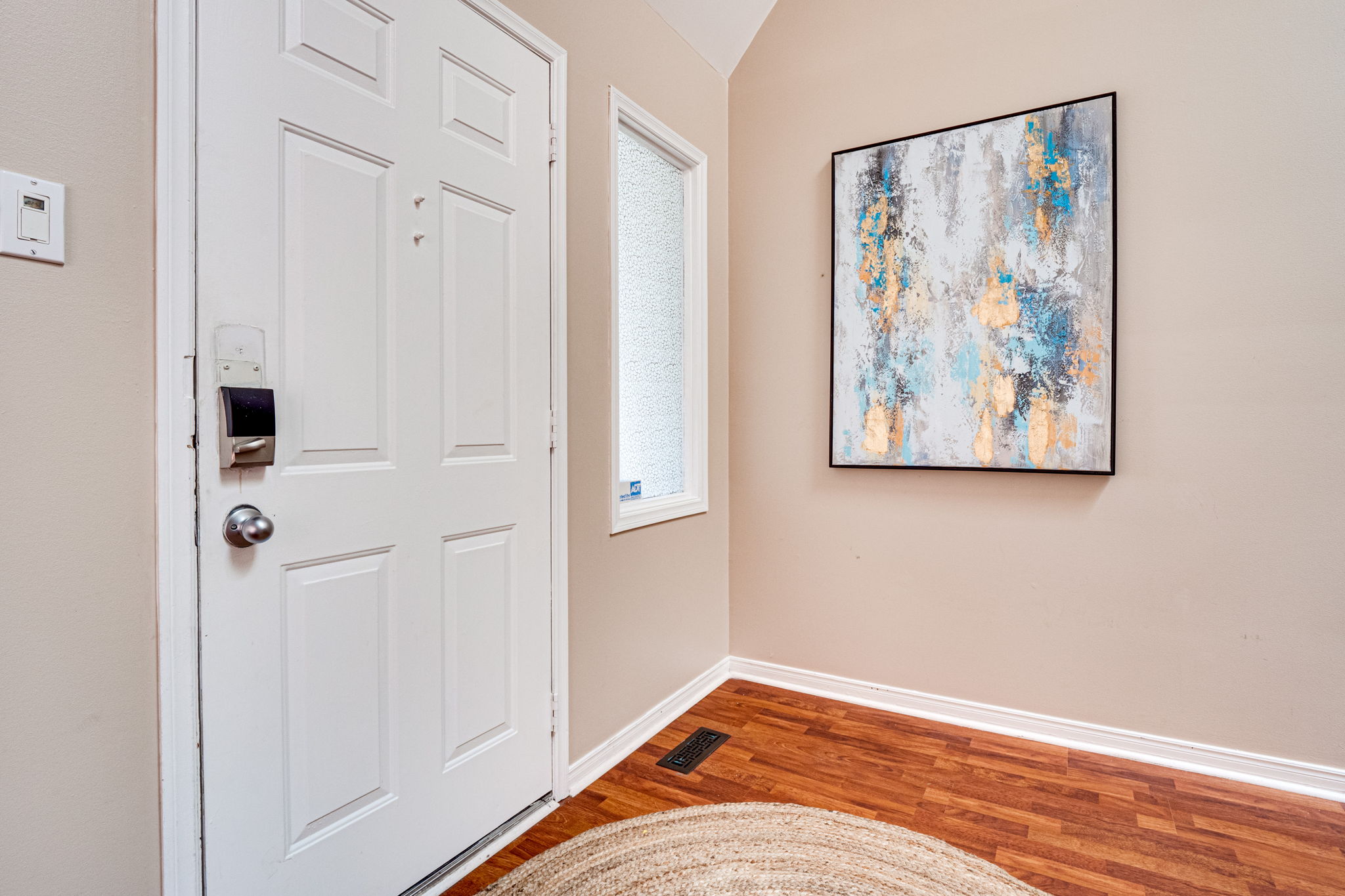 7 Saunders Ln Thornhill, ON L3T 5K3