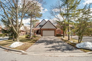 7 Saunders Ln