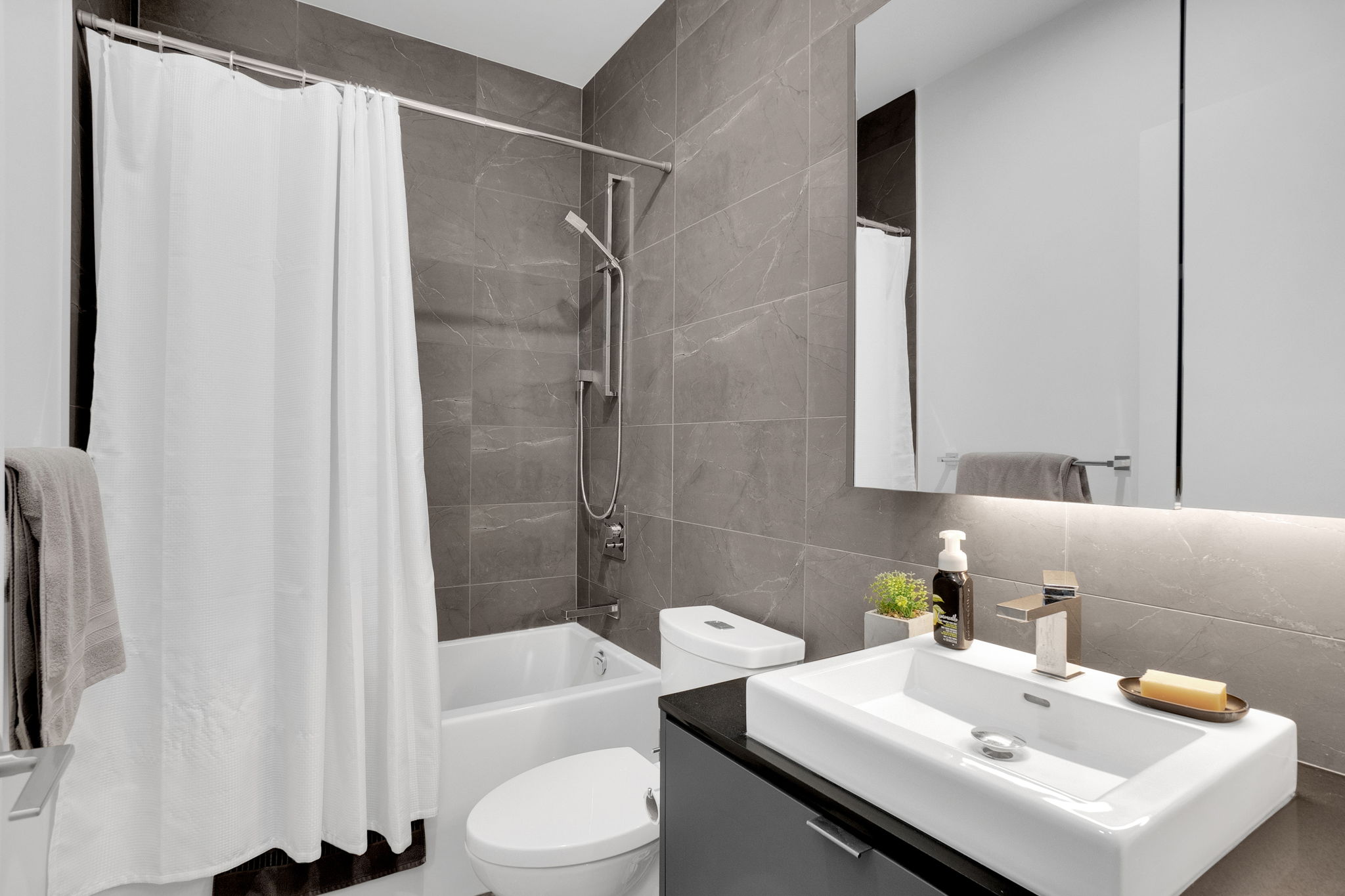 7 Smith Crescent, Toronto, ON M8Z 0G3, Canada Photo 18