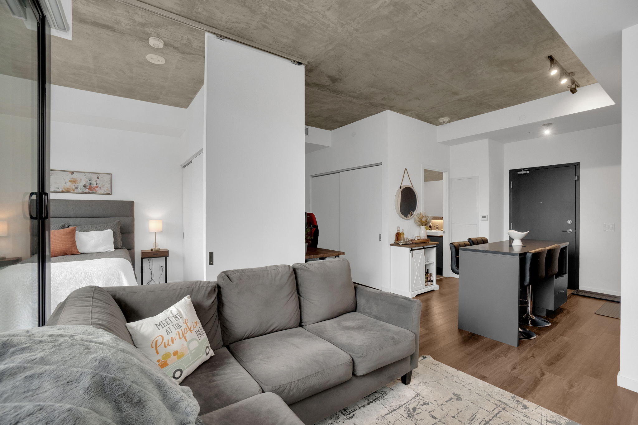 7 Smith Crescent, Toronto, ON M8Z 0G3, Canada Photo 13