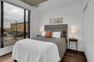 7 Smith Crescent, Toronto, ON M8Z 0G3, Canada Photo 16