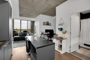 7 Smith Crescent, Toronto, ON M8Z 0G3, Canada Photo 9