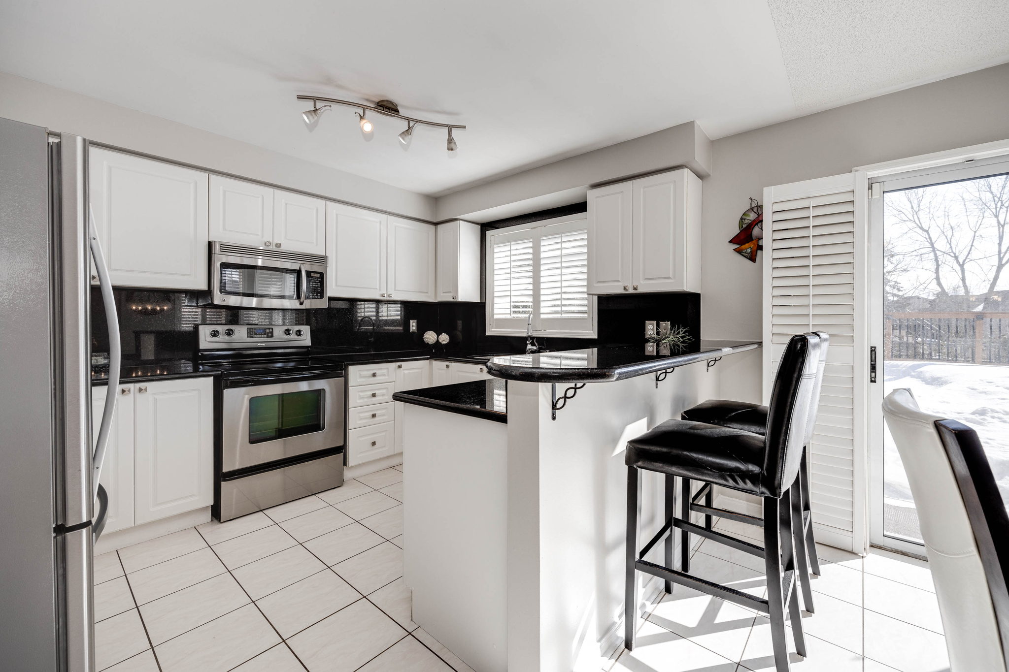 7 Southwell Ave, Whitby, ON L1P 1M5, Canada Photo 10