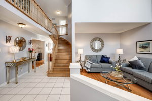 7 Southwell Ave, Whitby, ON L1P 1M5, Canada Photo 2