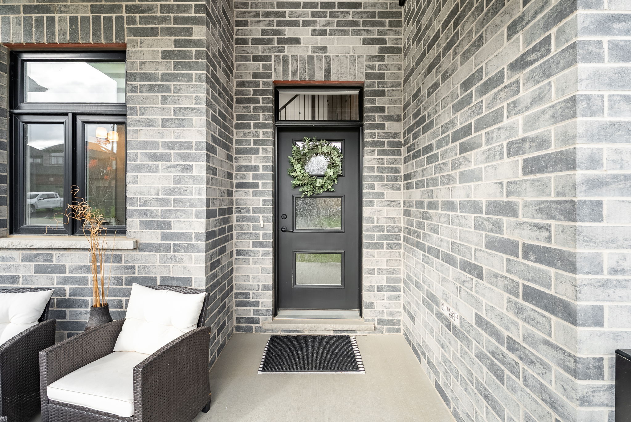 Front Porch/Entrance