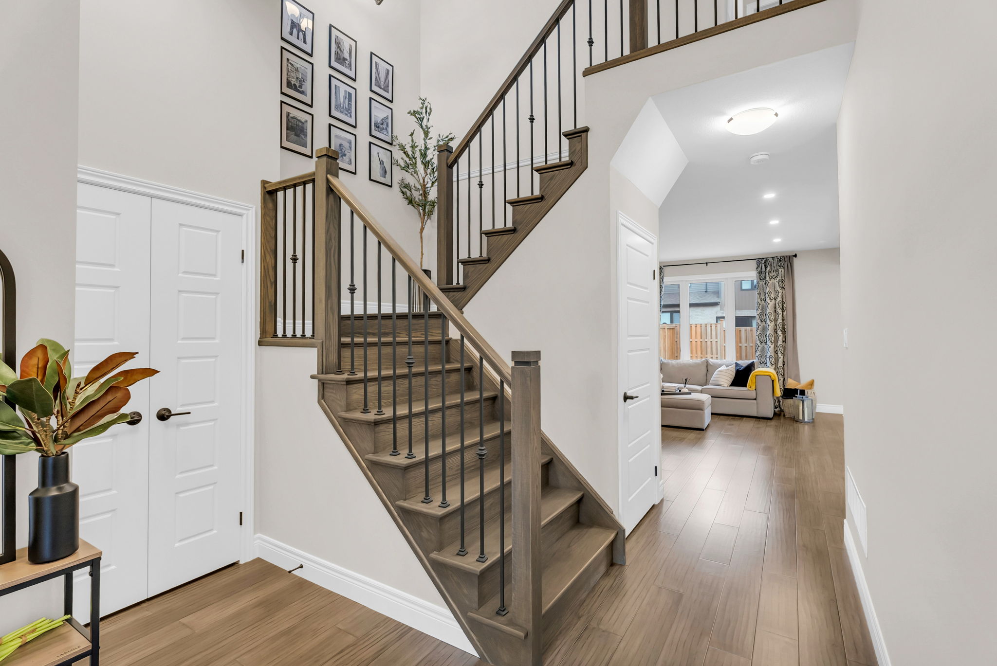 Staircase/Entryway