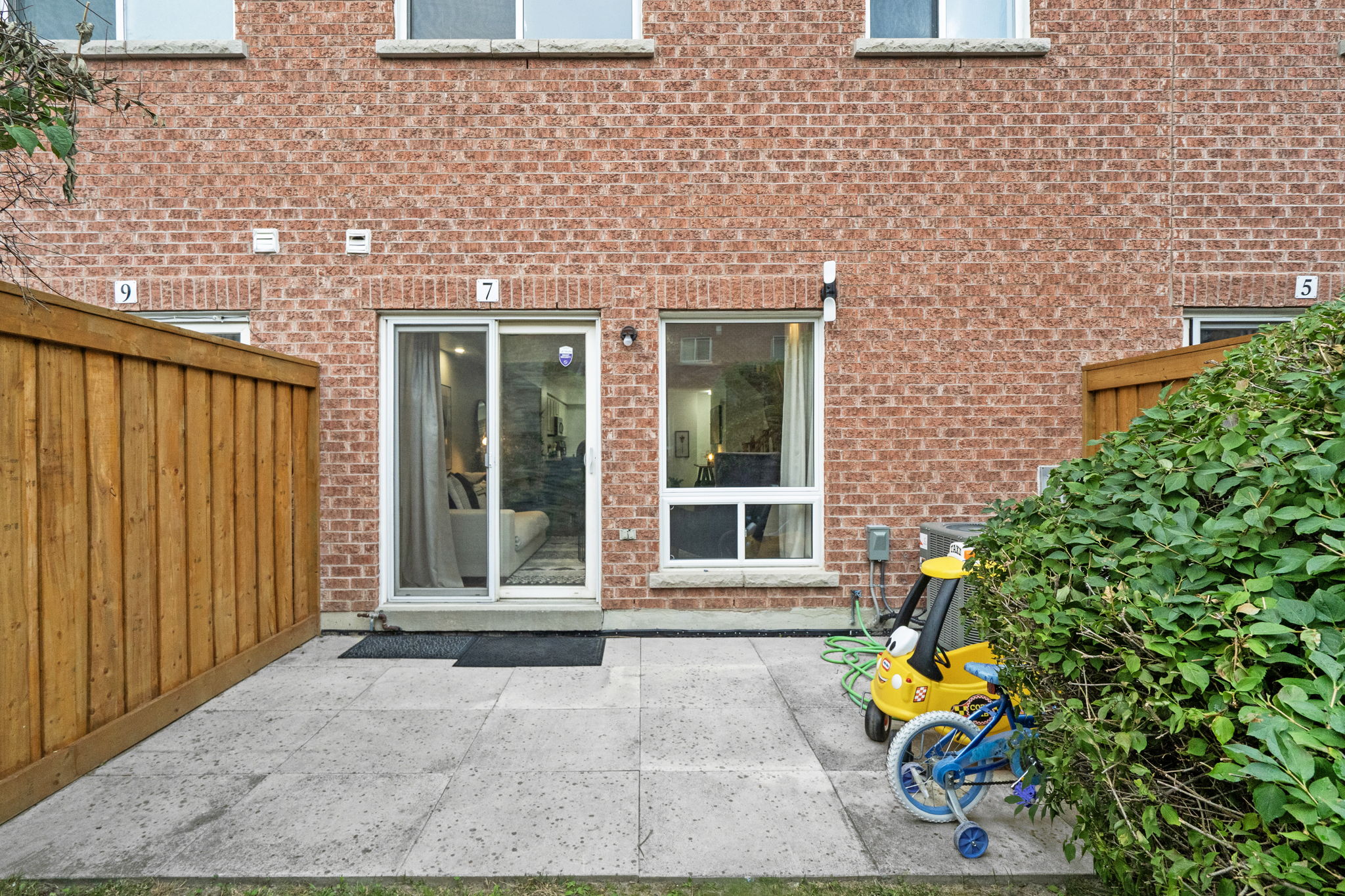  Photo 12