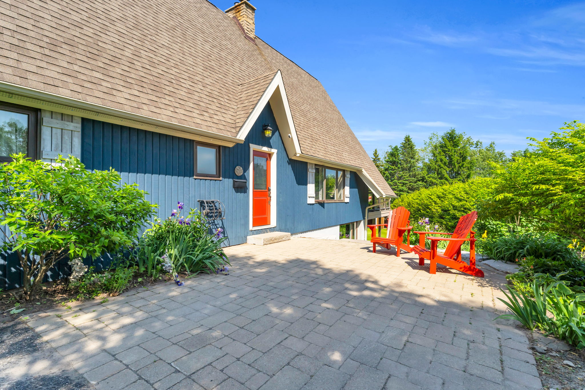 Front Porch/Entrance