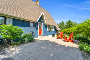Front Porch/Entrance
