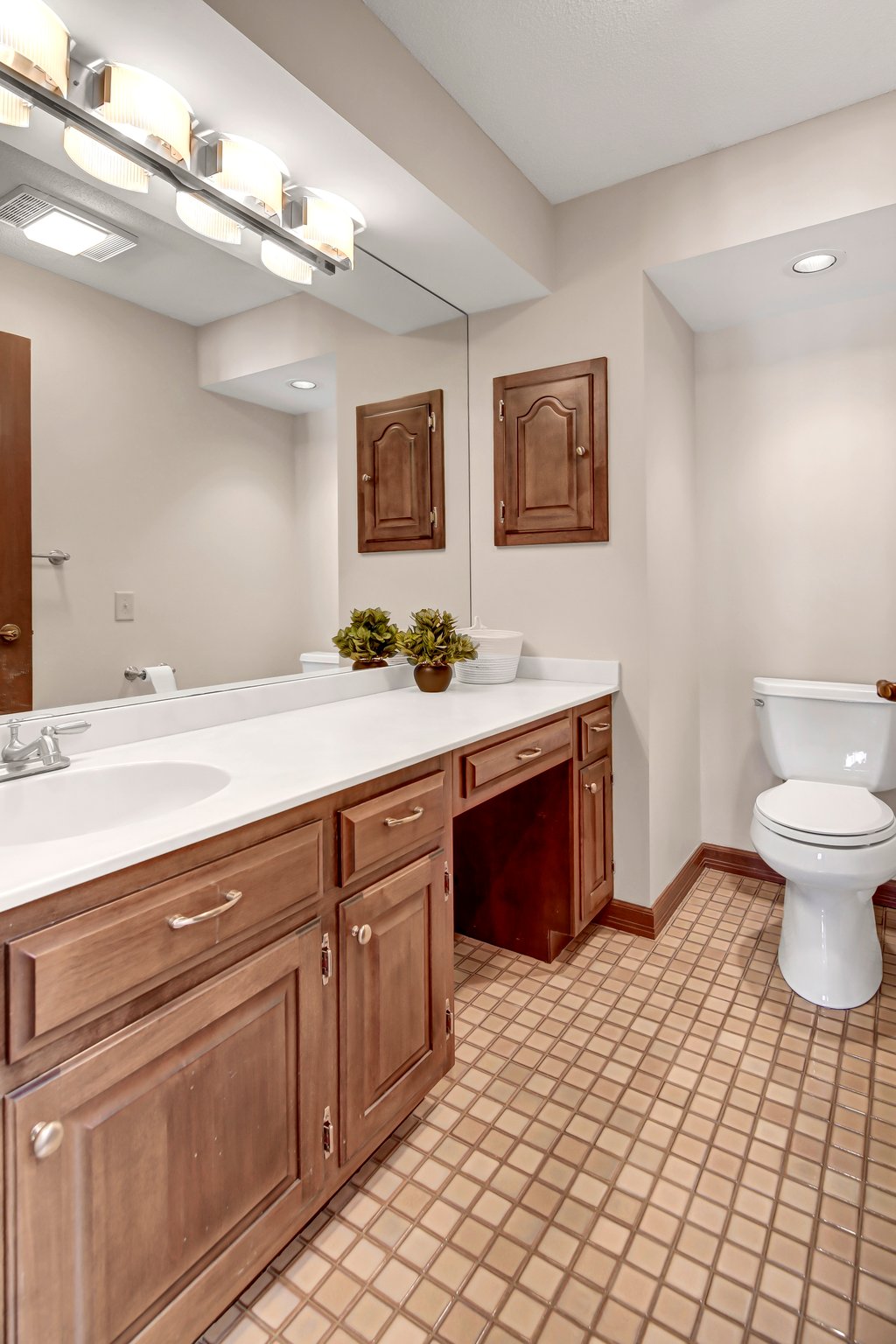 7 W Bay Ln, North Oaks, MN 55127, USA Photo 44